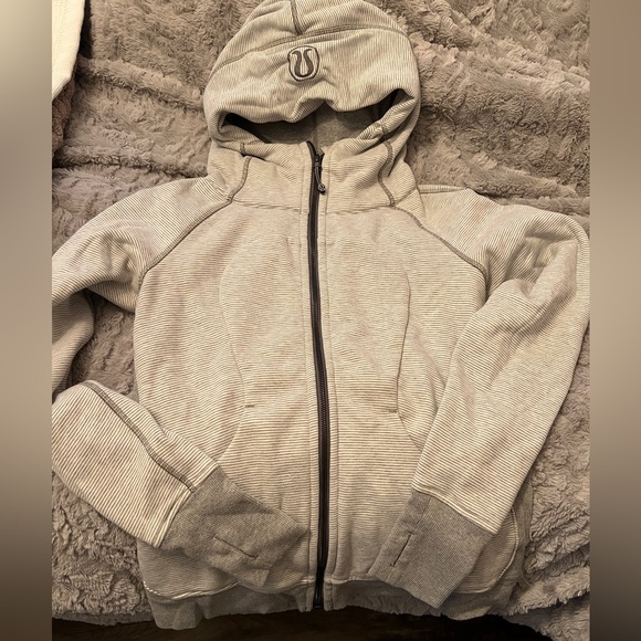 Lululemon RARE mini stripe Scuba IV size 8 NWOT - Picture 1 of 7